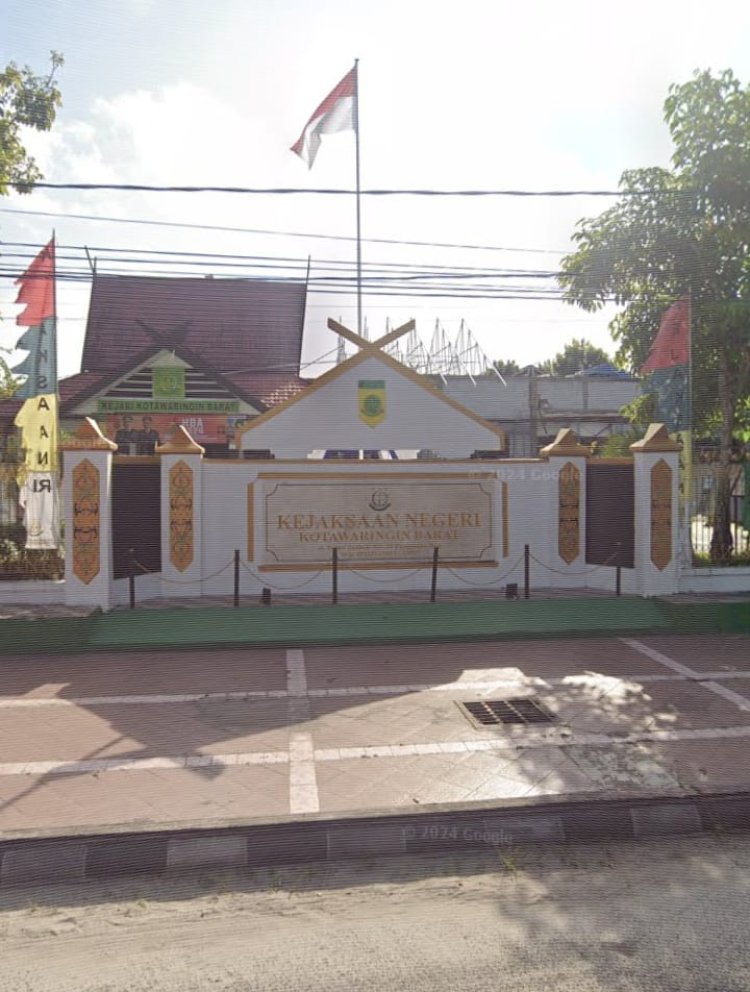 " SRI WAHYUNI DALAM PUSARAN HUKUM : KEJAKSAAN NEGERI KOTAWARINGIN BARAT PERKUAT DAKWAAN DENGAN HADIRKAN TIGA SAKSI KUNCI " 