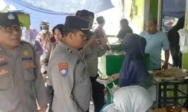 " DEKATKAN DIRI DENGAN MASYARAKAT, POLRES KOBAR GELAR JUMAT CURHAT : MEMBANGUN KAMTIBMAS DARI ASPIRASI WARGA " 