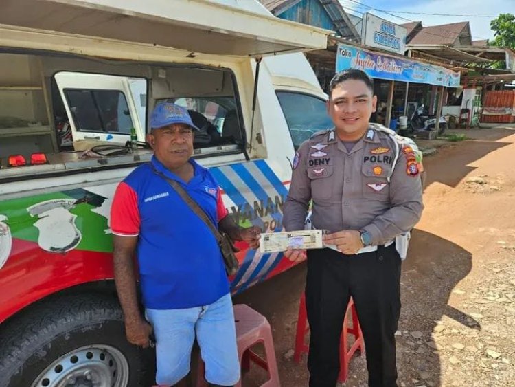 " MELAYANI TANPA BATAS, SATLANTAS POLRES KOBAR HADIRKAN SAMSAT KELILING HINGGA PELOSOK DESA : MUDAHKAN WARGA, JAGA TERTIB ADMINISTRASI " 