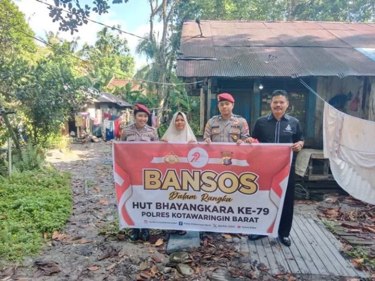 " POLRI HADIR UNTUK RAKYAT : POLRES KOBAR SALURKAN BANSOS DI MOMENTUM HARI BHAYANGKARA KE-79, RANGKUL WARGA DENGAN KEPEDULIAN "